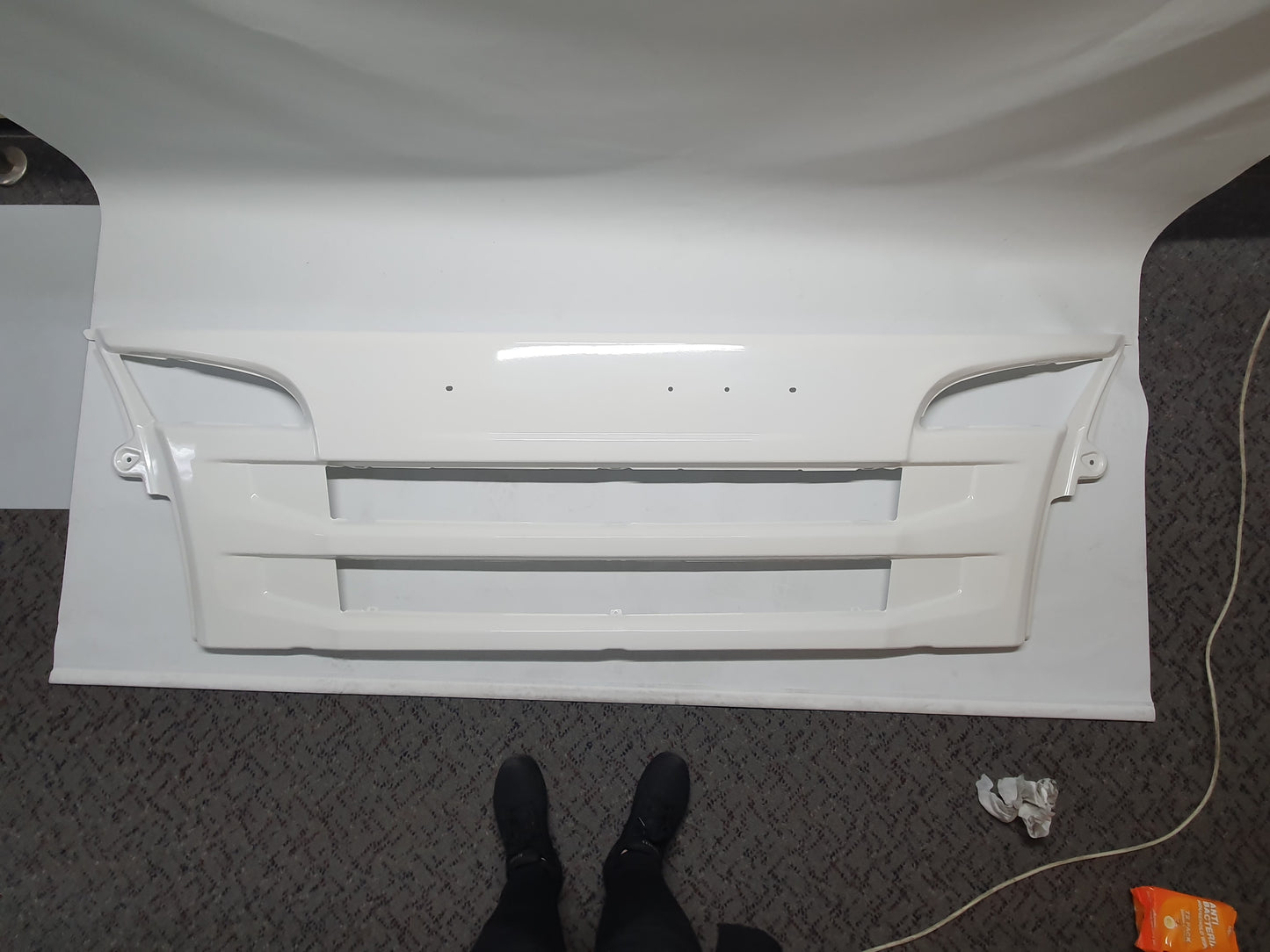 Front Bumper Bar  –  Painted White  –  FR / FS / FT / FSS 4X4  –  To Suit Isuzu F Series (12/07-On)