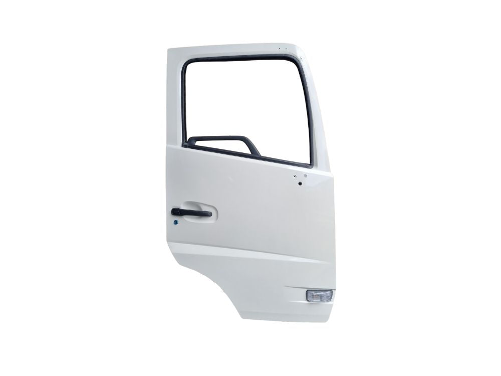 Door Complete R/H Right Hand  –  Painted White  –  Quon To Suit Nissan UD CK / CW / PD / PW / GK / GW (07-16)