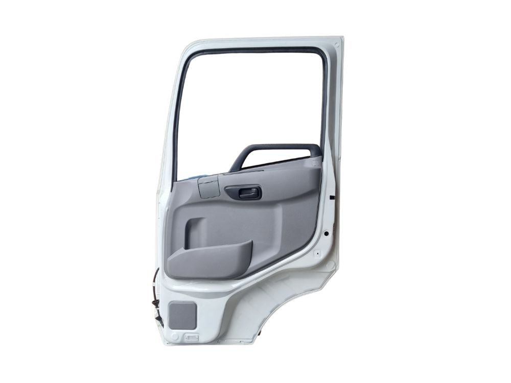 Door Complete R/H Right Hand  –  Painted White  –  Quon To Suit Nissan UD CK / CW / PD / PW / GK / GW (07-16)