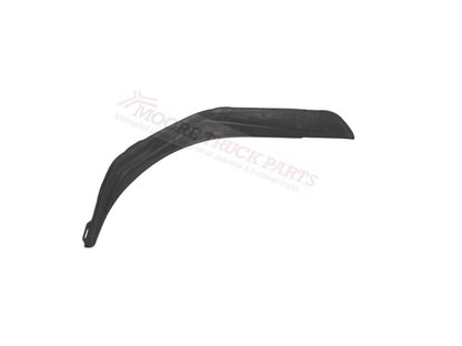 Front Guard Trim R/H Right Hand  –  Black  –  BoTom of Guard Edge  –  To Suit Nissan UD LK / MK / To Suit Nissan UD PK (07/95-11)