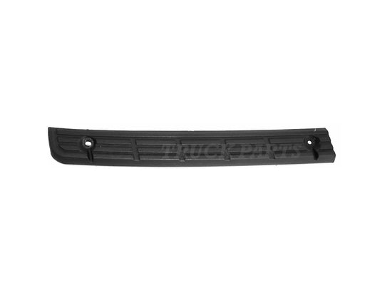 Front Bumper Bar Mould R/H Right Hand  –  Top Step Tread  –  Quon To Suit Nissan UD CK / CW / PD / PW / GK / GW (07-16)