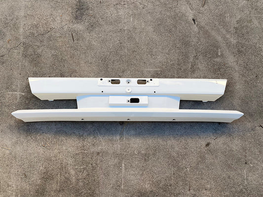 Front Bumper Bar Centre Cover  –  Lower  –  FD / FE  –  Second Hand  –  To Suit Hino 500 Series (17-On)