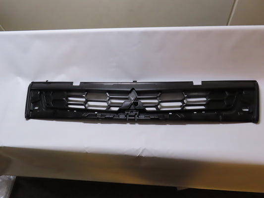 Front Panel Grille  –  Low Bar  –  To Suit Mitsubishi Shogun (19-On)