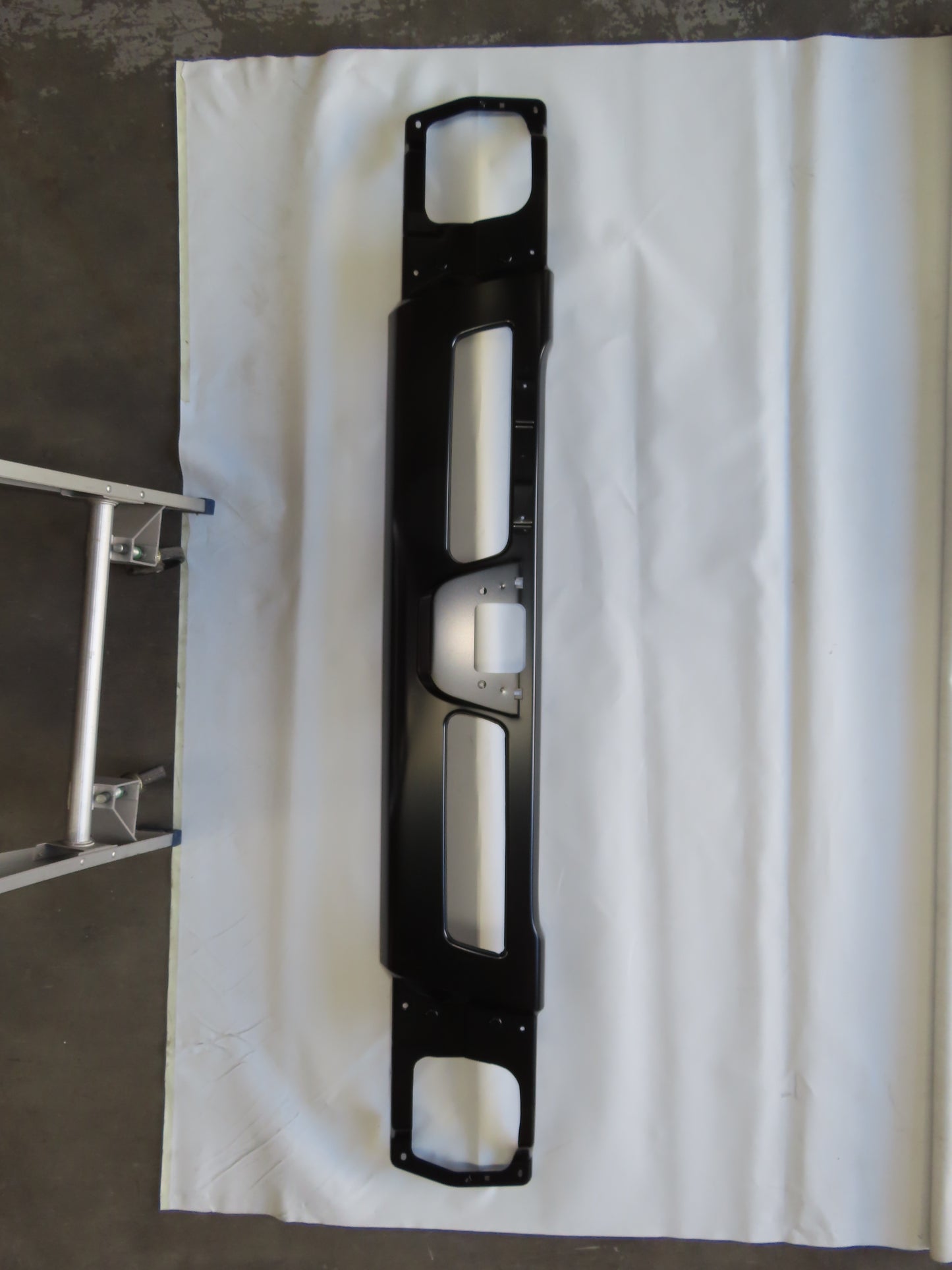 Front Bumper Bar  –  Narrow Cab  –  With Radar & OTo Suit Hino FFSet Number Plate  –  To Suit Mitsubishi Canter FEA (19-On)