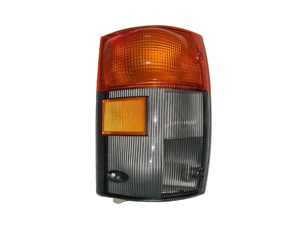 Corner Lamp R/H Right Hand  –  Tint  –  To Suit Isuzu N Series (94-07/05)