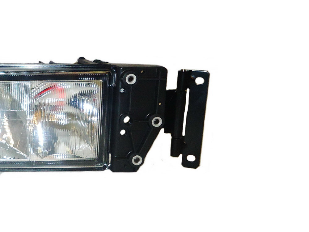 HeadLamp Head Light R/H Right Hand  –  Manual Adjust  –  To Suit Iveco Eurostar 440 (92-04)