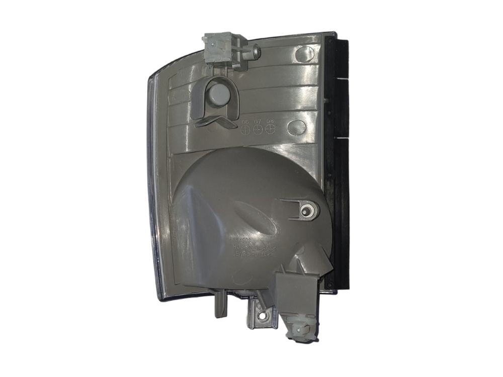 Corner Lamp R/H Right Hand  –  Clear  –  To Suit Mitsubishi Canter FE7 / FE8 (05-11)