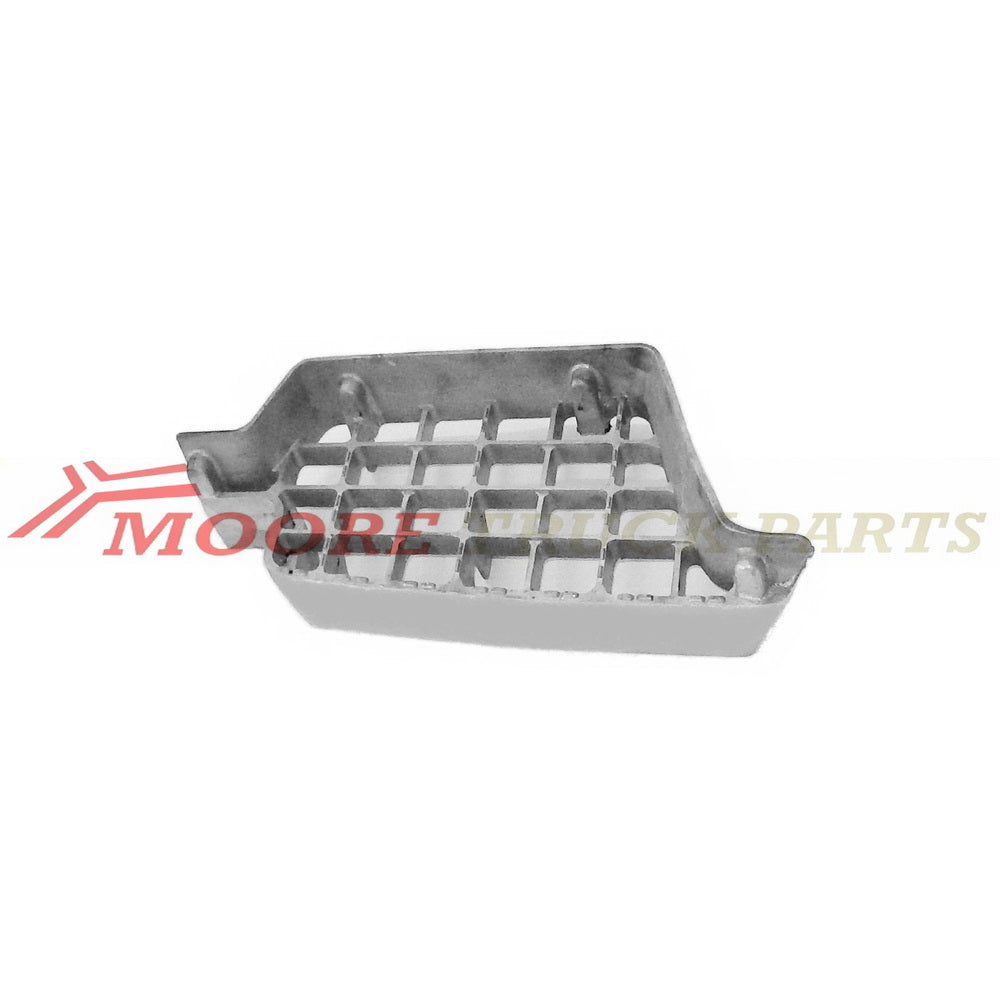 Step Plate L/H Left Hand  –  Upper & Single Step  –  Alloy  –  To Suit Mitsubishi Fighter FK4 / FM5 (86-96)