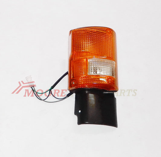 Park Lamp/Flasher R/H Right Hand  –  With Square Plug  –  To Suit Mitsubishi Fighter FS4 / FP4 / FV4 (84-96)