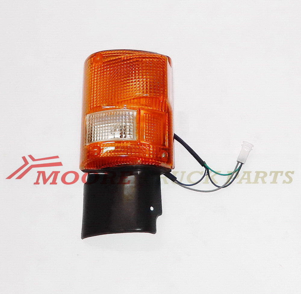 Park Lamp/Flasher L/H Left Hand  –  With Square Plug  –  To Suit Mitsubishi Fighter FS4 / FP4 / FV4 (84-96)