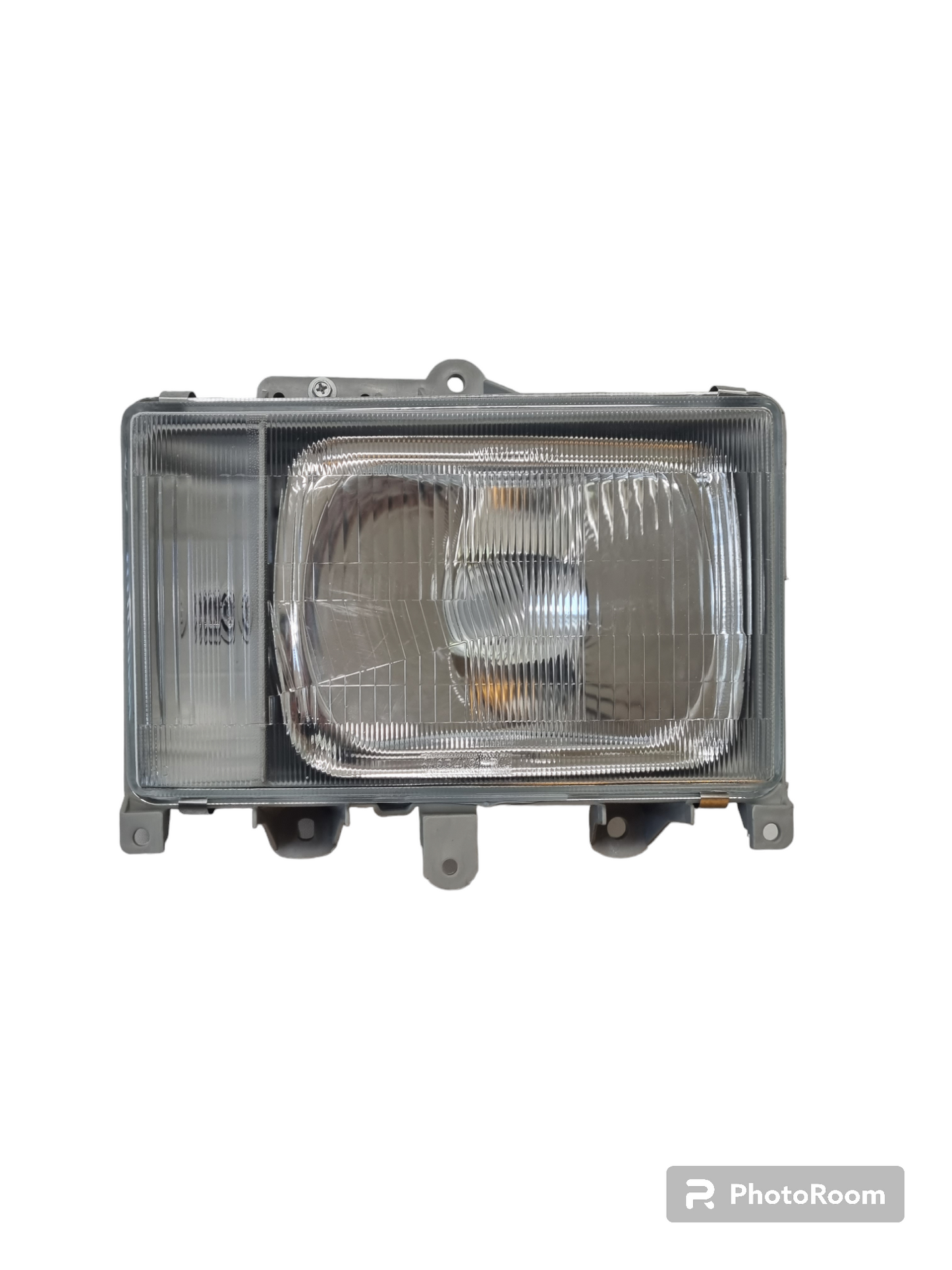 HeadLamp Head Light R/H Right Hand  –  FE3 /FB / FE4 / To Suit Volvo FH / To Suit Hino FF/To Suit Hino FG (86-95)