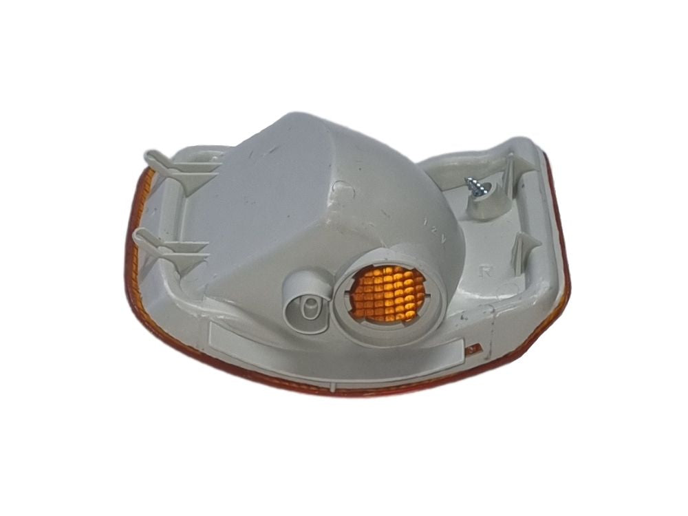 Flasher Lamp R/H Right Hand  –  Amber  –  To Suit Toyota Dyna YY1 / LY1 / LY2 / LH2 / BU1 / BU2 (95-01)