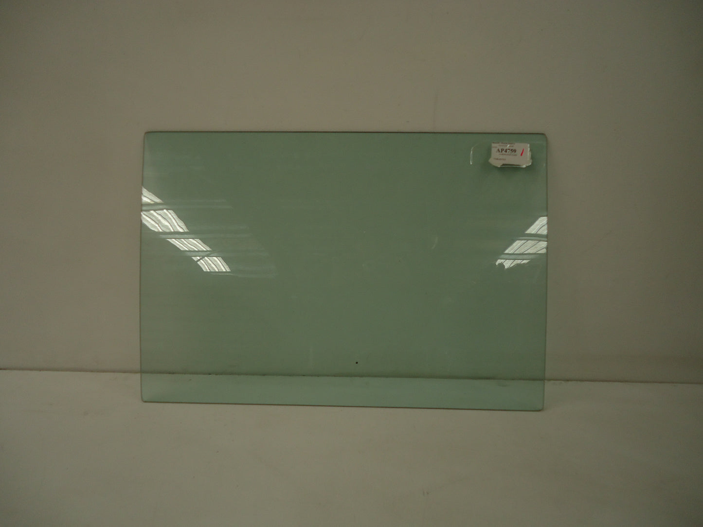 Door Glass L/H Left Hand  –  Rear  –  To Suit Toyota Dyna YY1 / LY1 / LY2 / LH2 / BU1 / BU2 (95-01)