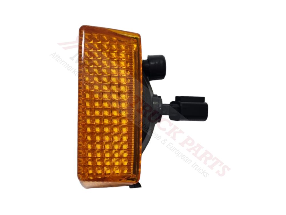 Corner Lamp R/H Right Hand  –  To Suit Volvo FH / To Suit Volvo FM (02-07)