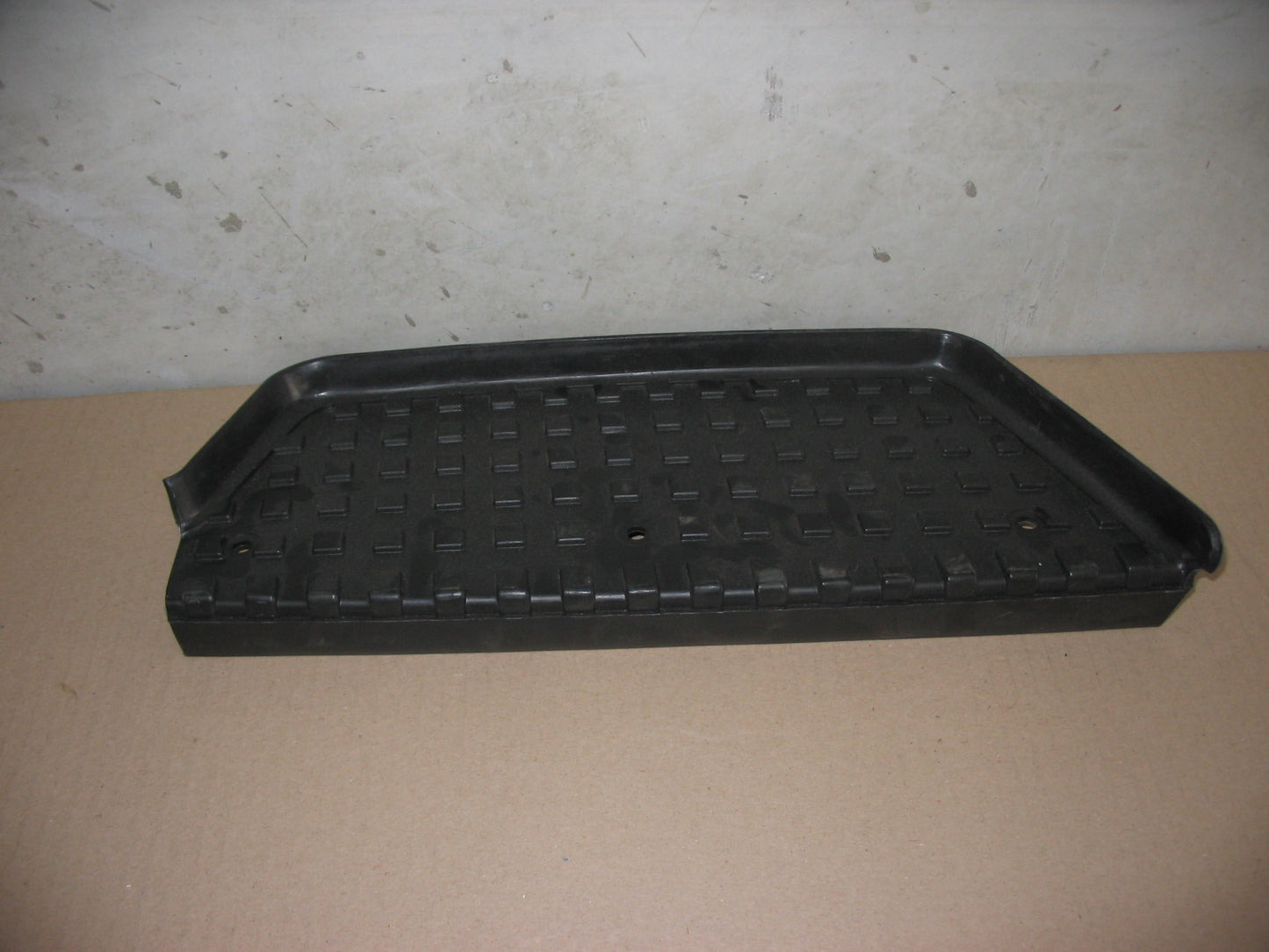 Step Plate L/H Left Hand  –  Support Panel  –  To Suit Mitsubishi Fighter FS4 / FP4 / FV4 (84-96)